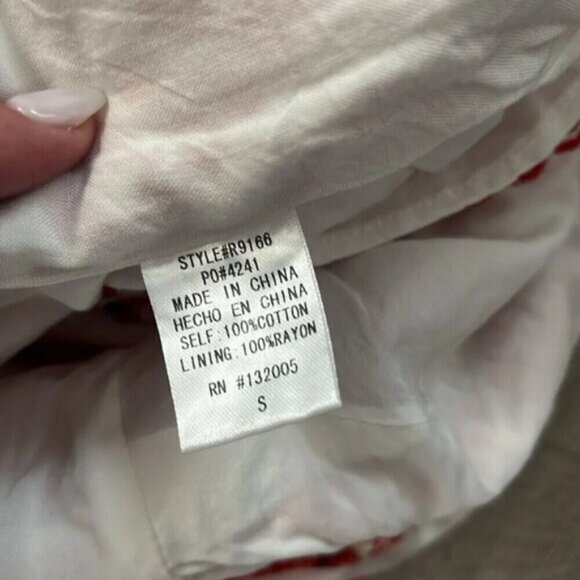 Entro Red Embroidered Off-Shoulder Romper size 4 - Picture 4 of 4